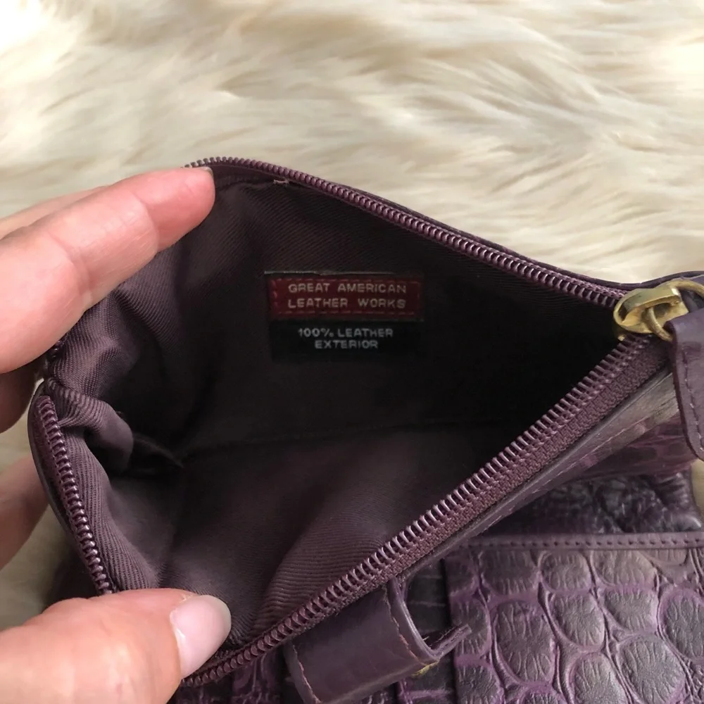 Great American Leather Works purple embossed leather wallet clutch purse - Picture 6 of 11
